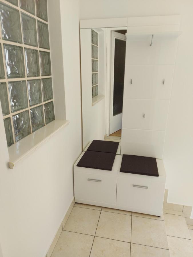 Apartman Larisa Apartment Kampor Exterior photo